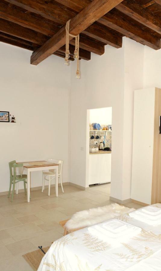 Apartamento Casa Albicocca - In The Heart Of The Old Town Bari Exterior foto