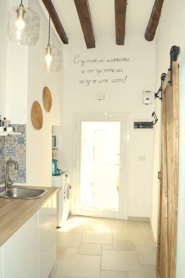 Apartamento Casa Albicocca - In The Heart Of The Old Town Bari Exterior foto